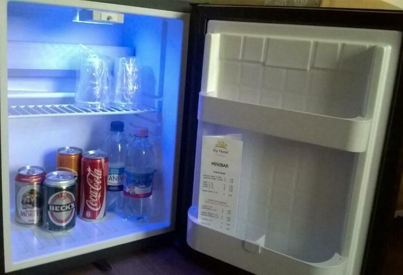 Habitació Superior, Ely