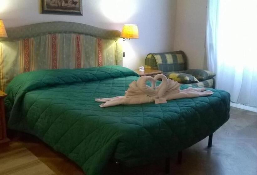 Habitació Superior, Ely