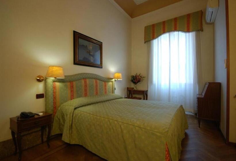 Habitació Triple Estàndard, Ely