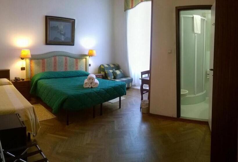 Habitació Triple Estàndard, Ely