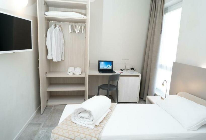 스탠다드 룸, Europa