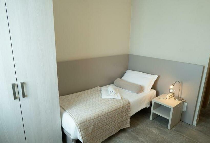 스탠다드 싱글 룸, Europa