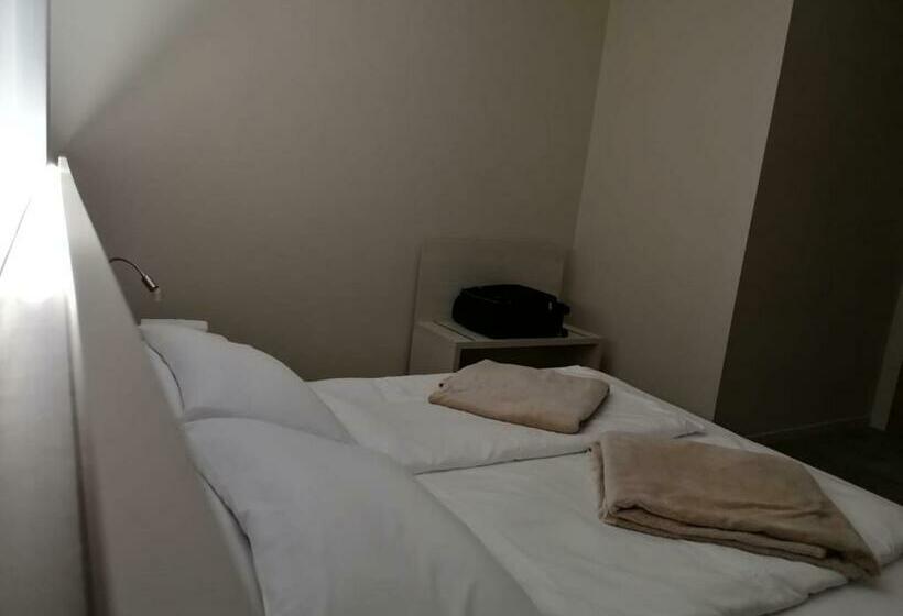 스탠다드 룸, Europa