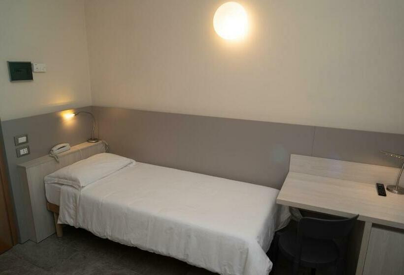 스탠다드 싱글 룸, Europa