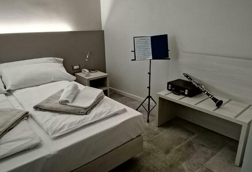 스탠다드 룸, Europa