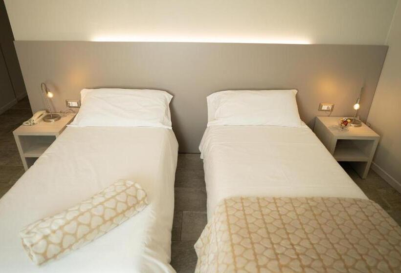 스탠다드 룸, Europa