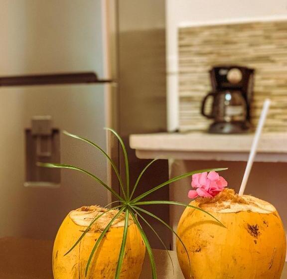 جناح جونيور, Golden Paradise Town