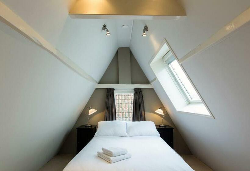 1 Bedroom Penthouse Apartment, Grand Canal Boutique