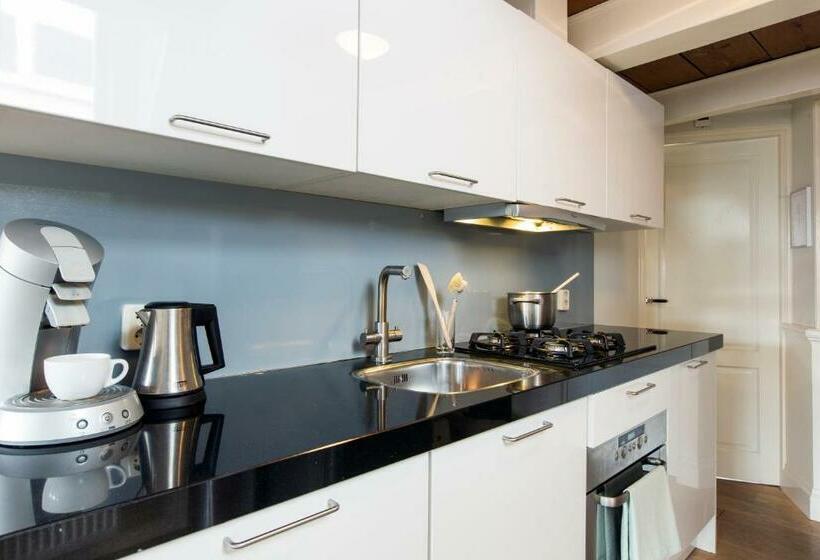 1 Bedroom Penthouse Apartment, Grand Canal Boutique