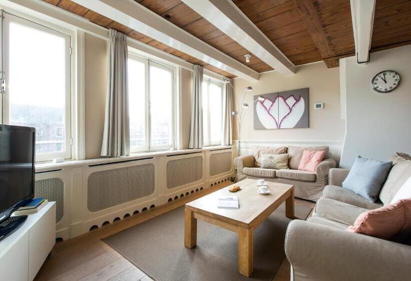 1 Bedroom Penthouse Apartment, Grand Canal Boutique