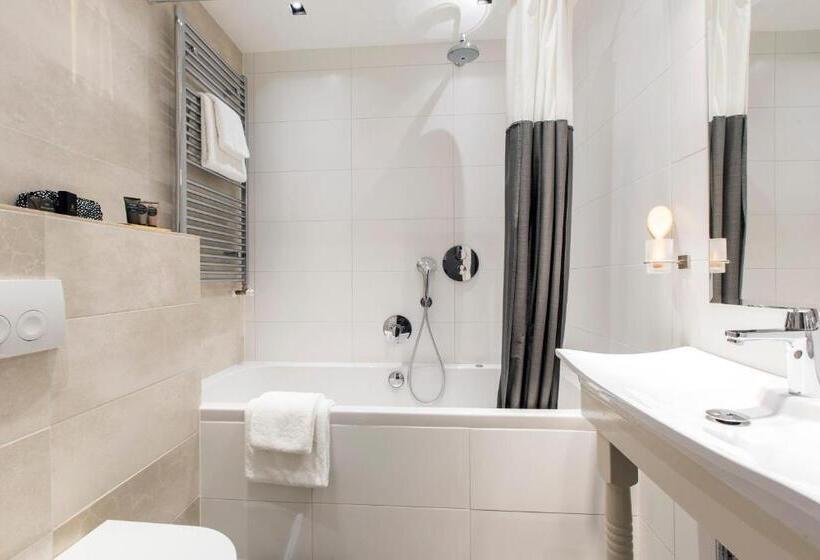 اتاق لوکس با چشمانداز, Grand Canal Boutique