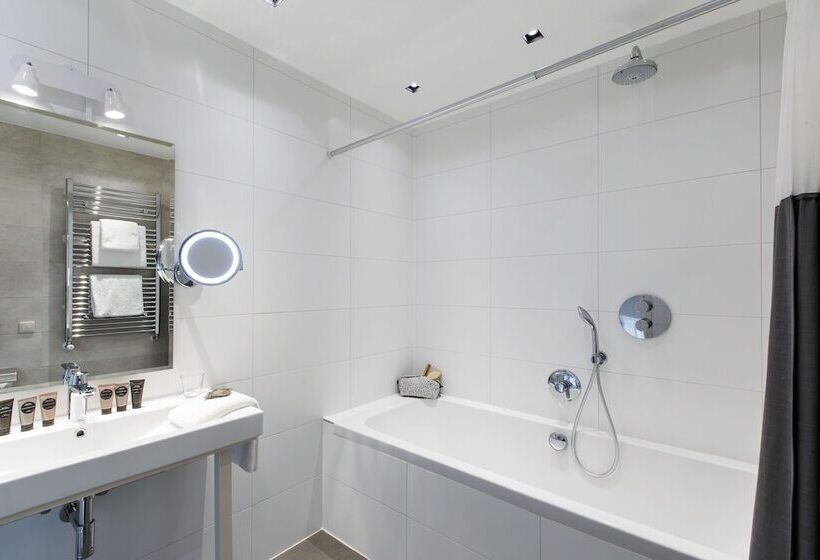 اتاق لوکس با چشمانداز, Grand Canal Boutique