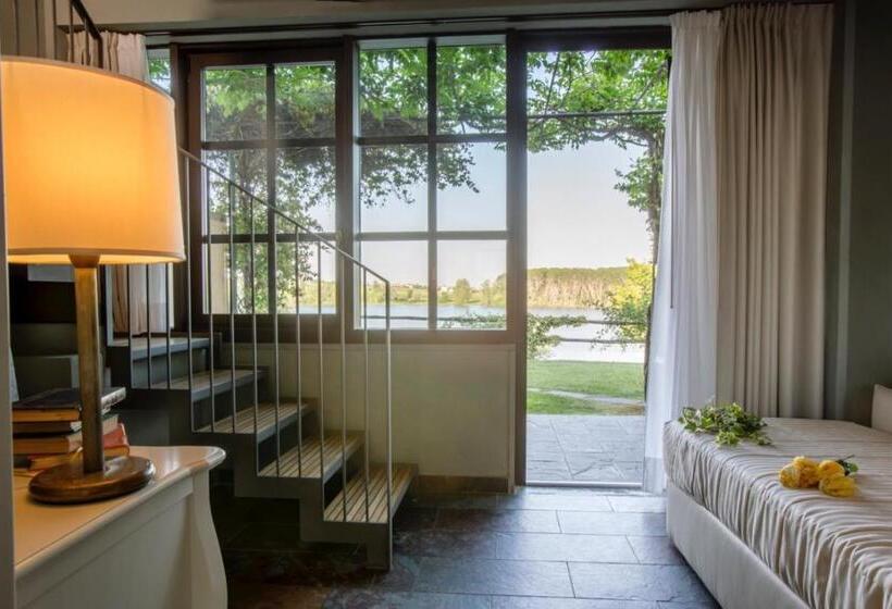 Suite with lake view, Le Ali Del Frassino