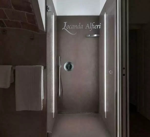 اتاق استاندارد سه نفره, Locanda Alfieri