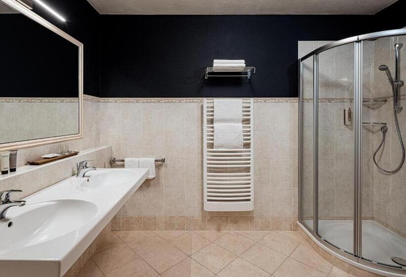 Family Suite, Masl
