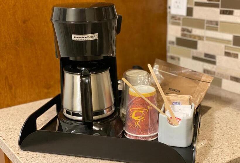 Familjesvit, Sahara Courtyard Inn Osoyoos