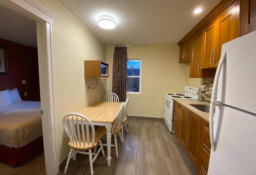 Familjesvit, Sahara Courtyard Inn Osoyoos