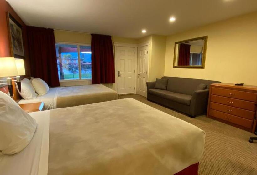 Familjesvit, Sahara Courtyard Inn Osoyoos