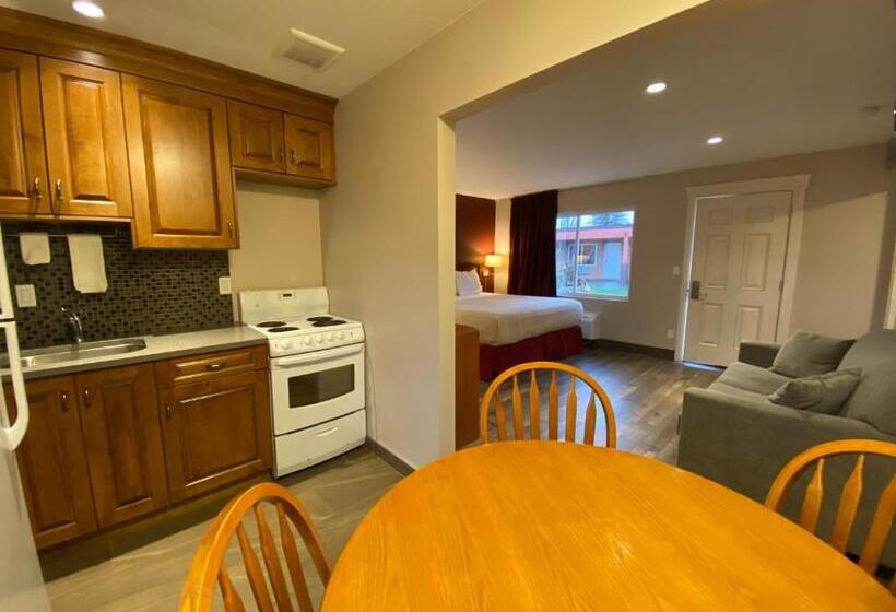 2 Sovrums Svit, Sahara Courtyard Inn Osoyoos