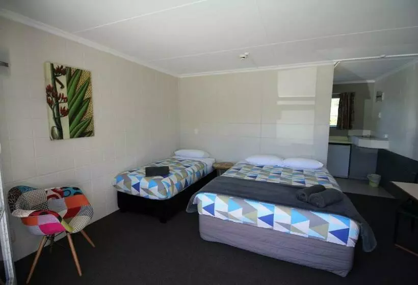 スタンダードトリプルルーム, Te Anau Lakefront Backpackers