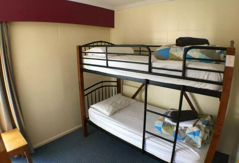 ルームシェアのワンベッド, Te Anau Lakefront Backpackers