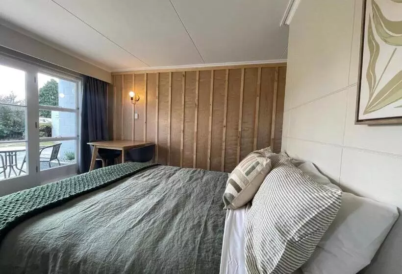 スタンダードトリプルルーム, Te Anau Lakefront Backpackers
