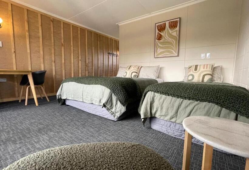 Номер Стандарт Трехместный, Te Anau Lakefront Backpackers