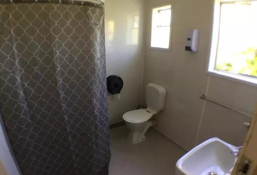 バス共有のスタンダードルーム, Te Anau Lakefront Backpackers
