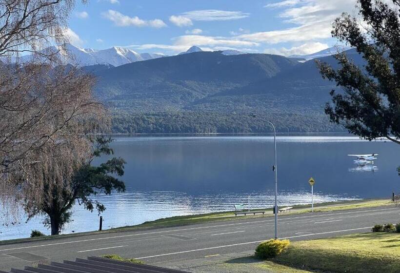 اتاق استاندارد با چشمانداز دریاچه, Te Anau Lakefront Backpackers