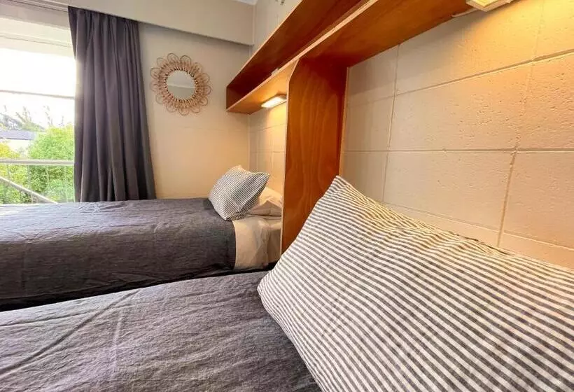 スタンダード4人部屋, Te Anau Lakefront Backpackers