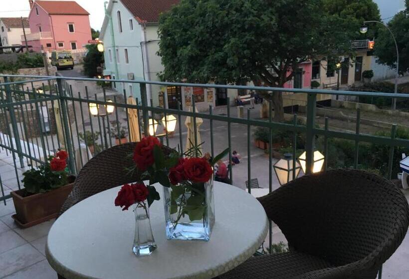 スタンダードルーム, Televrin