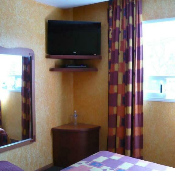 キングサイズベッドのスタンダードルーム, Universal