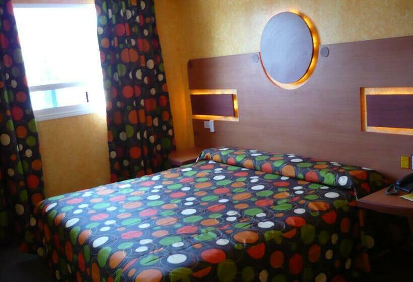 스탠다드 룸 킹사이즈 침대, Universal