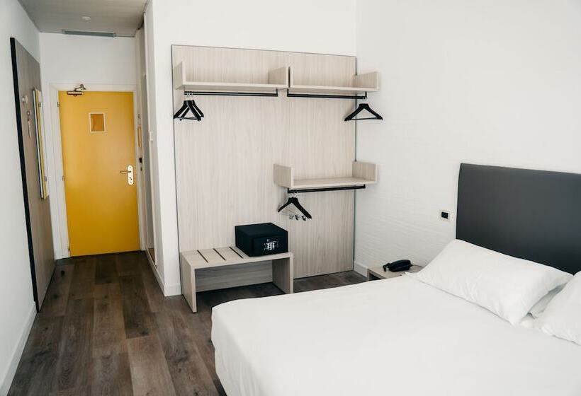 带双人床的基本房间, Villa Sorriso