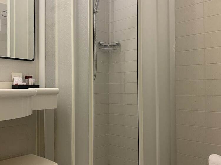 带双人床的基本房间, Villa Sorriso