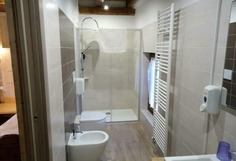 带露台的标准工作室, Agriturismo Cornolade