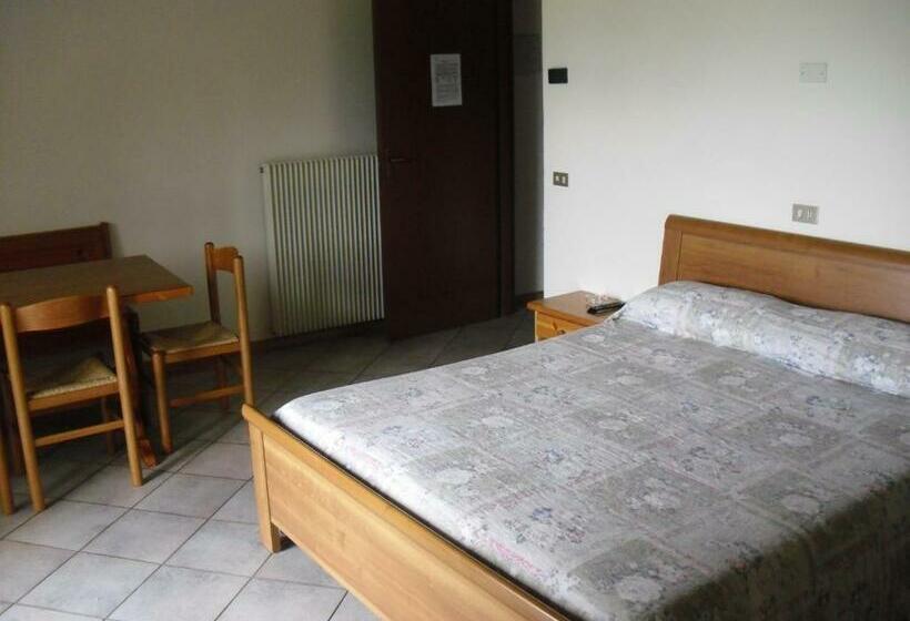 침실 2개 아파트, Agriturismo Cornolade