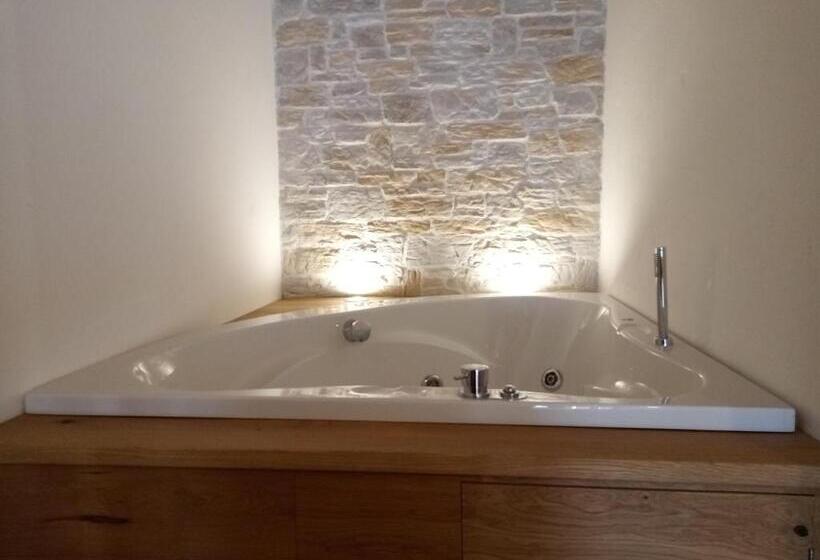 디럭스 룸, Agriturismo Cornolade