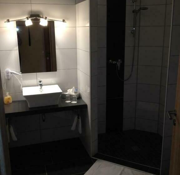 ‫غرفة فردية مزودة بتراس, Bohlje