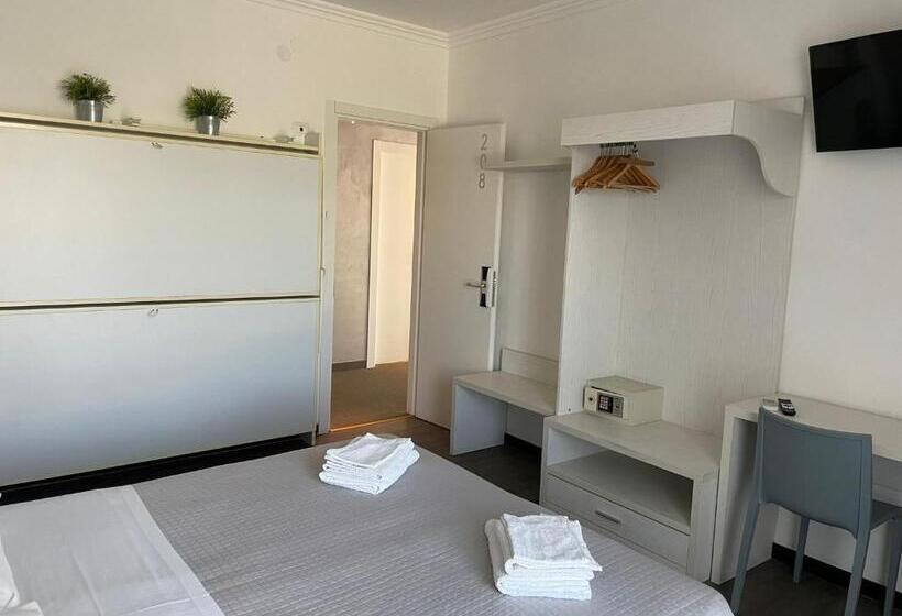 バルコニー付スタンダード4ベッドルーム, Hawaii