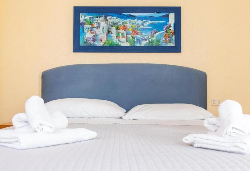 バルコニー付きスタンダードトリプルルーム, Hawaii