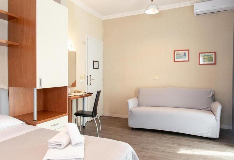 バルコニー付きスタンダードトリプルルーム, Hawaii