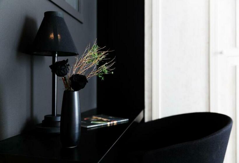 غرفة قياسية, Libertine Lindenberg