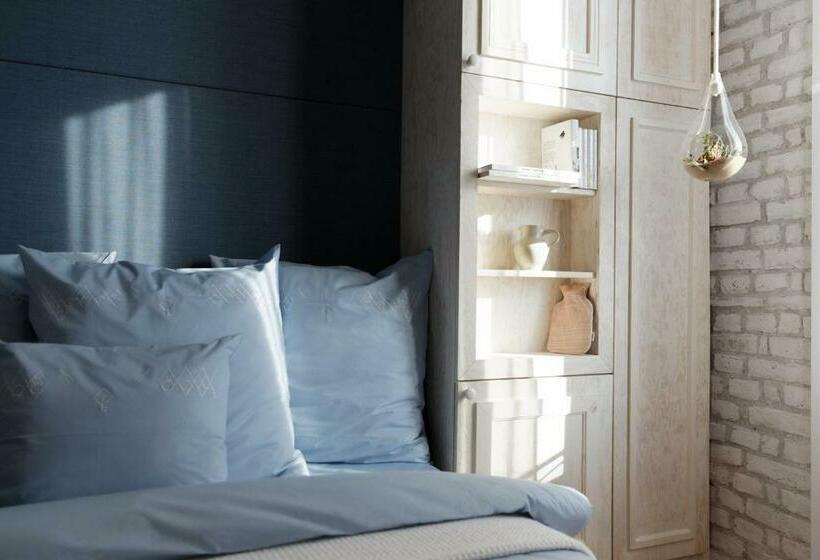 غرفة قياسية, Libertine Lindenberg