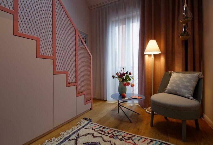 غرفة دوبلكس, Libertine Lindenberg