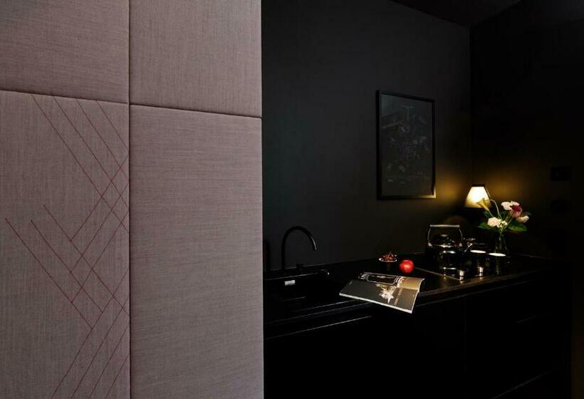 غرفة قياسية, Libertine Lindenberg