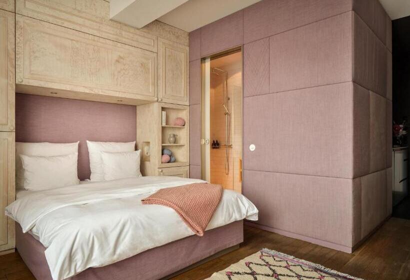 غرفة قياسية, Libertine Lindenberg