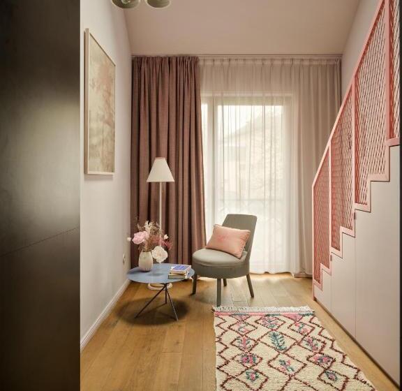 غرفة دوبلكس, Libertine Lindenberg