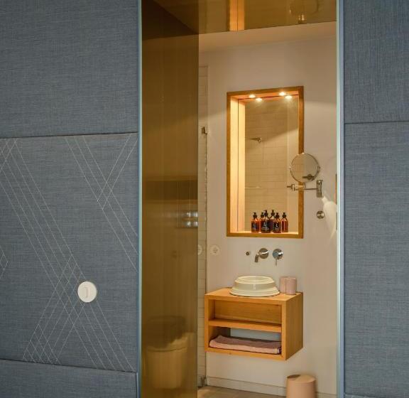 غرفة دوبلكس, Libertine Lindenberg