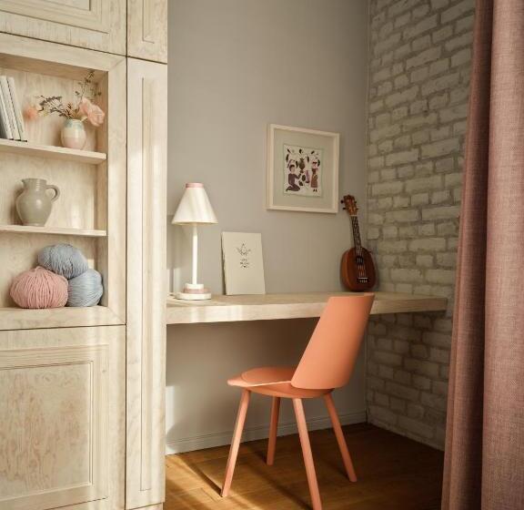 غرفة قياسية, Libertine Lindenberg